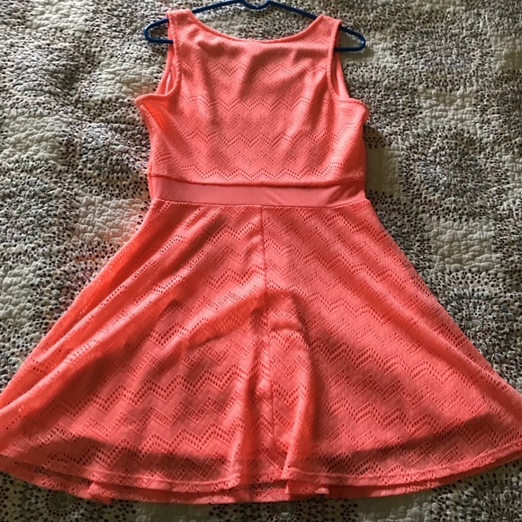 Short Coral Summer Dress - Picture 4 of 4